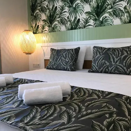 Hotel Dolphin Park
